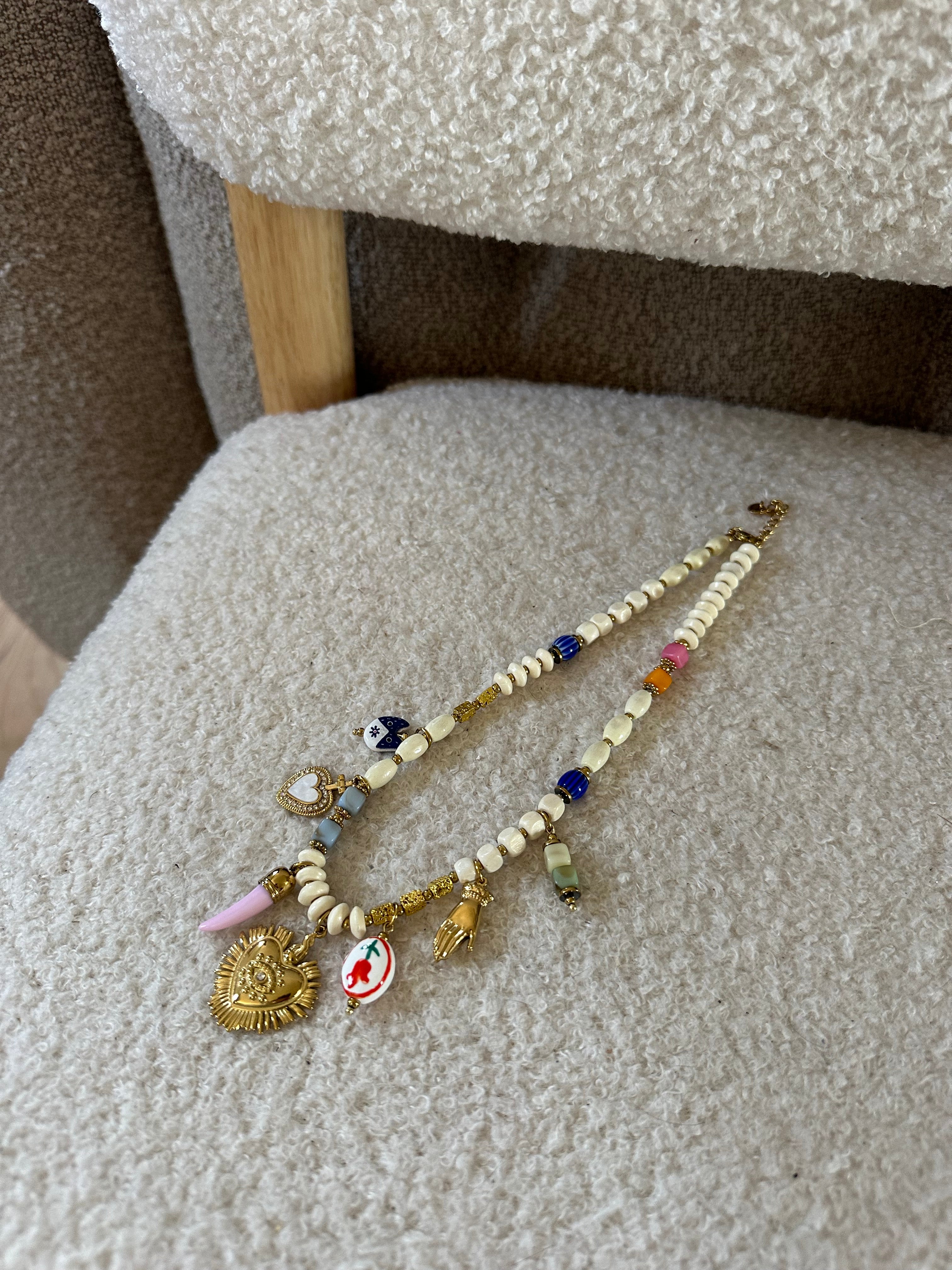 COLLIER FELICIA